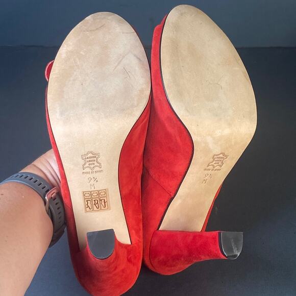 Costa Blanca Size 9.5M Red Suede Peep Toe Button Pumps Women's Heels Vintage - Picture 8 of 8